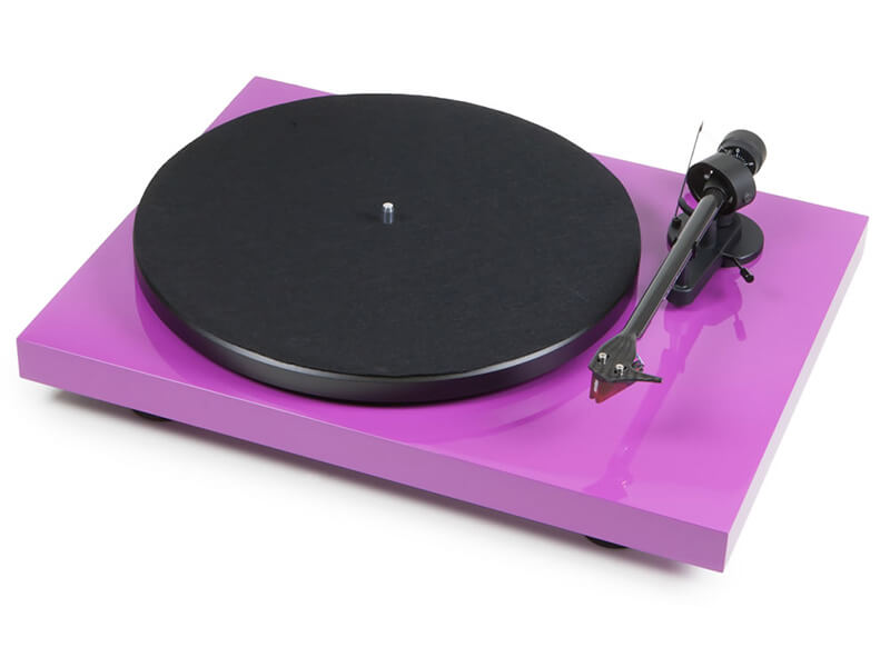 Pro-Ject lemezjátszó Debut Carbon (DC) lila